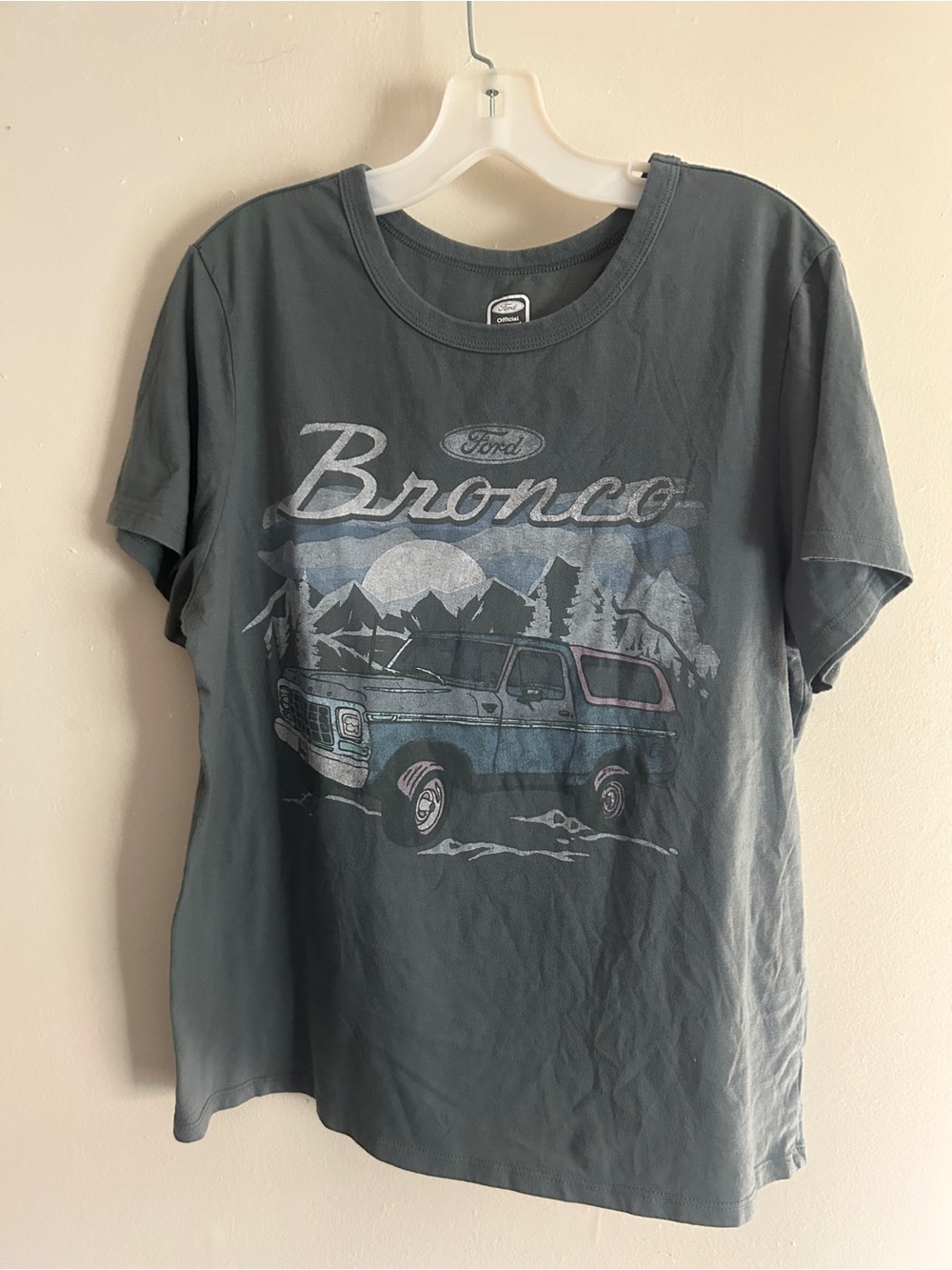 Women’s FORD Bronco Graphic Tee XL